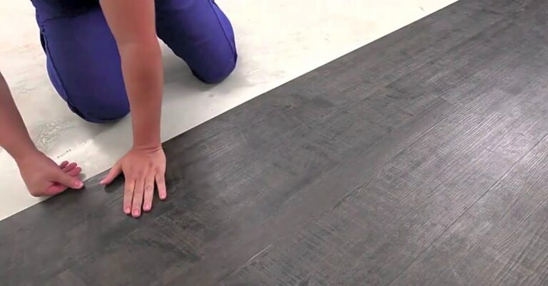 ¿Cuál es la diferencia entre piso vinilico y suelo laminado?