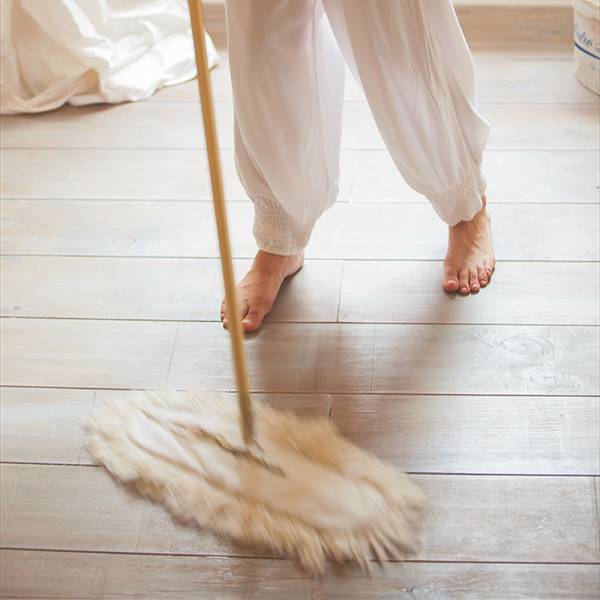 Cómo limpiar suelos laminados en la cocina